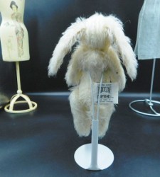 WHITE MOHAIR VCR BEAR BK